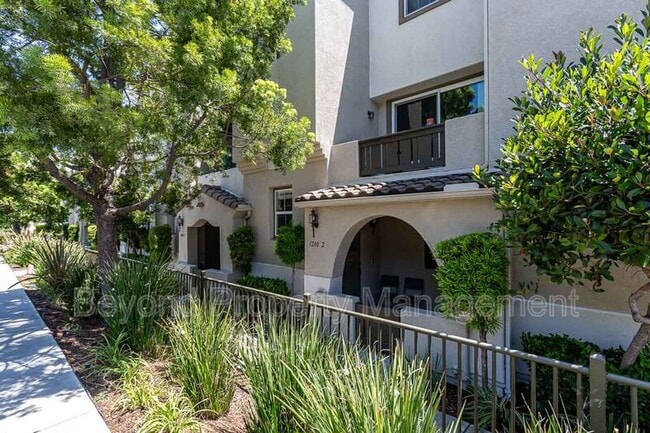 Building Photo - 1280 Haglar Way