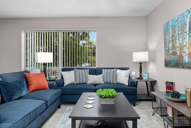 2BR, 2BA - 950SF - West End Terrace Apartments