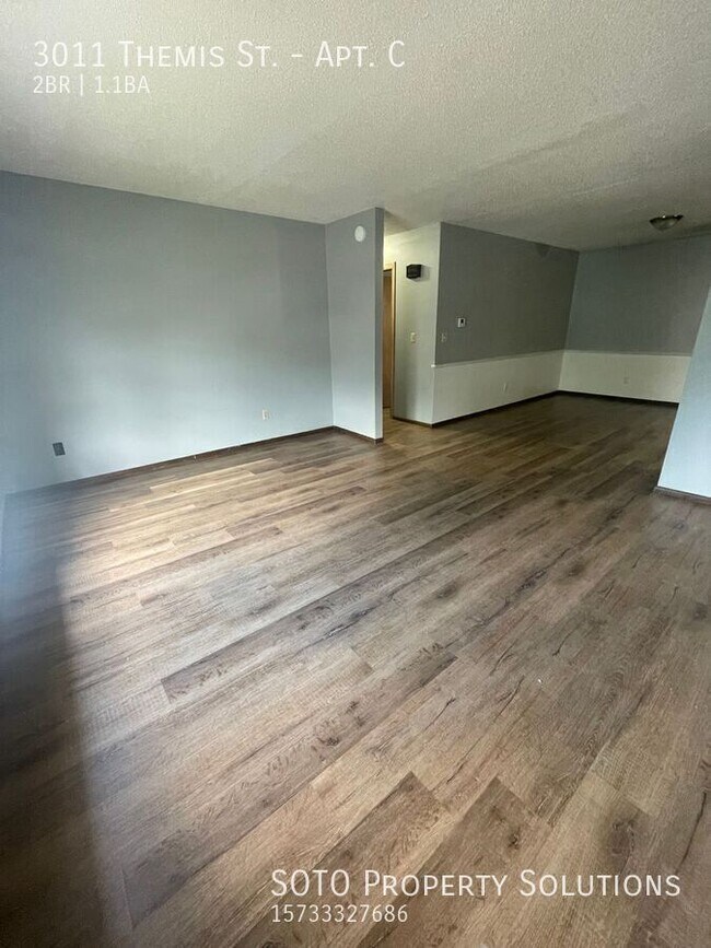 Foto del edificio - 3011 Themis St