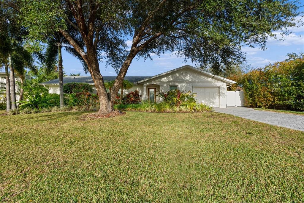 Foto principal - 2411 Nassau St