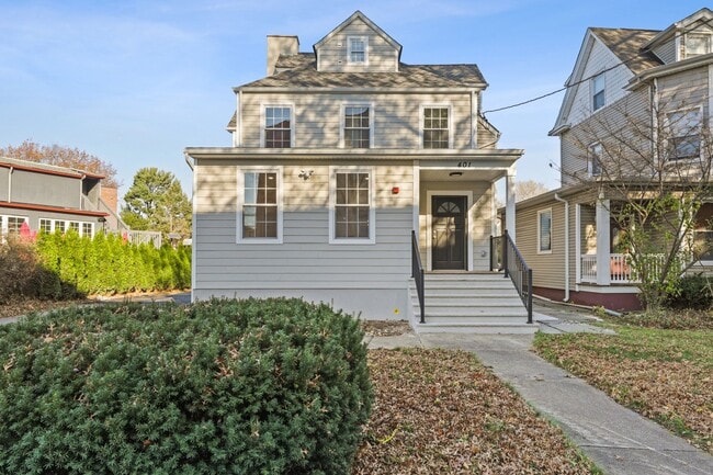 Photo - 401 Franklin St House