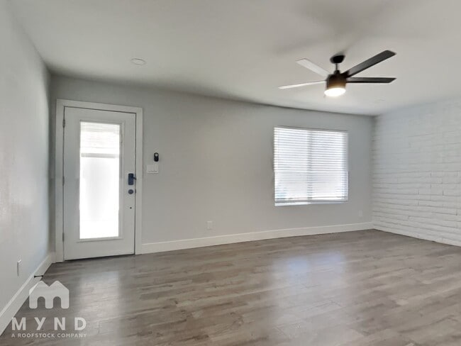 Building Photo - 2528 E Hermosa Dr