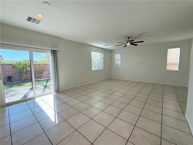 Foto del edificio - 7769 Britton Rose Dr