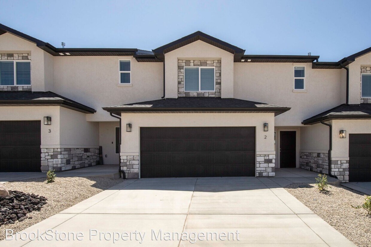 Primary Photo - 3 br, 2.5 bath House - 688 E fiddlers Cove...