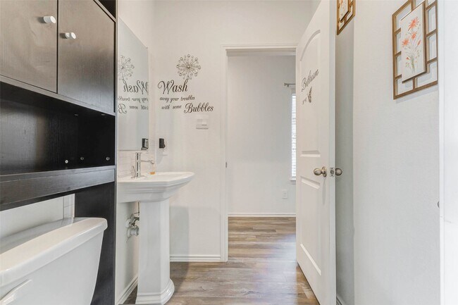 Foto del edificio - 5122 Sequoia Hts Ln