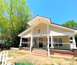 Building Photo - 122 Mandeville Ave