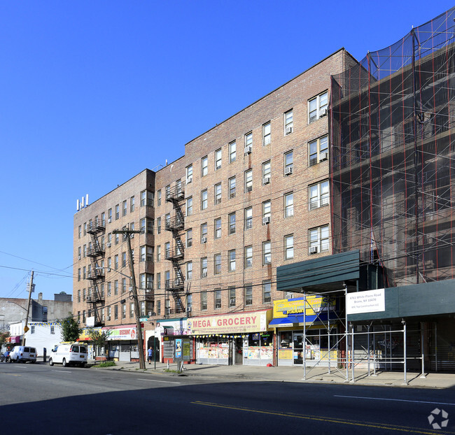 Building Photo - 4753-4759 White Plains Rd