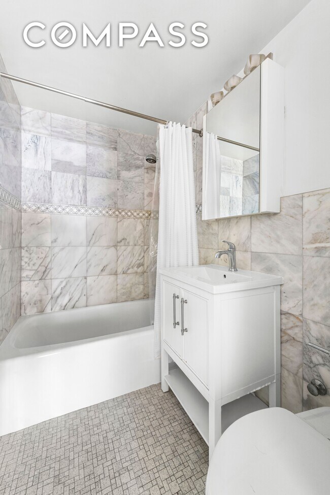 Foto del edificio - 35 E 38th St