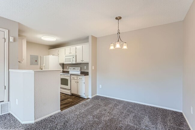 Building Photo - Cozy 1 bed 1 bath Condo Available Now!
