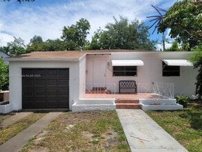 Building Photo - 319 S 24th Ave