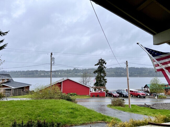 Foto del edificio - 10216 Steamboat Island Road Northwest