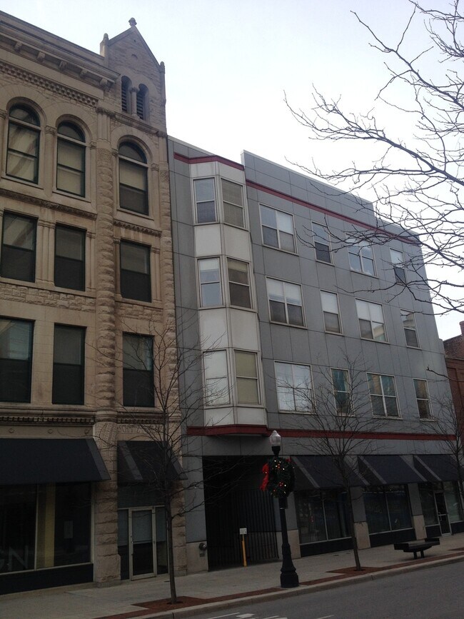 112 W Washington Blvd Unit 320, Fort Wayne, IN 46802 Condo for Rent