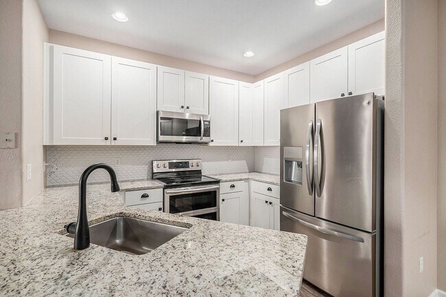Foto del edificio - Updated 2 Bed 2 Bath Condo with One Car Garage in Littleton!