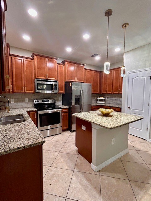 Foto del edificio - 4338 Fennwood Ct