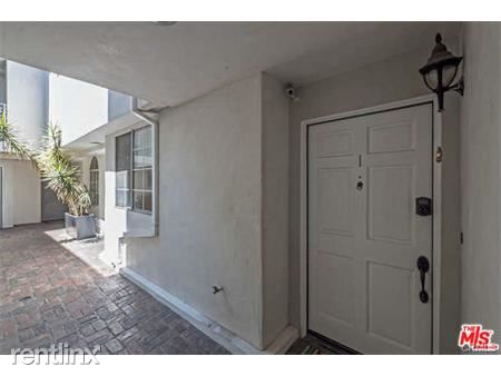 Building Photo - 1129 Larrabee St
