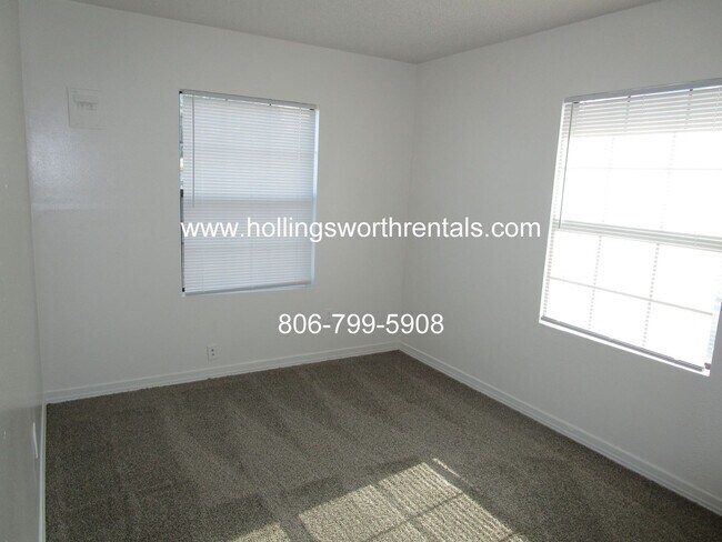 Building Photo - Centrally located 3 Bedroom or 2 bedroom 2...