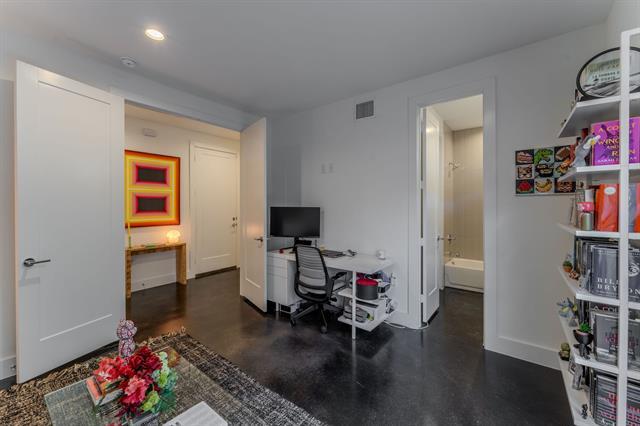 Building Photo - 4943 Lexington Ct
