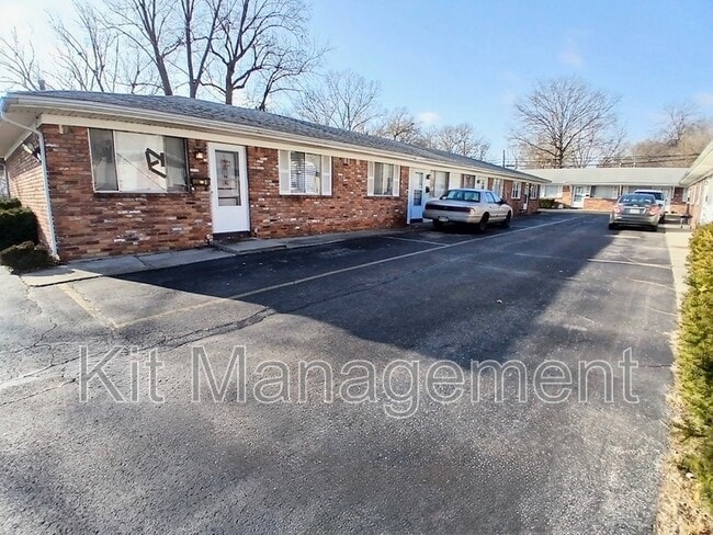 Building Photo - 5517 Douglas Rd