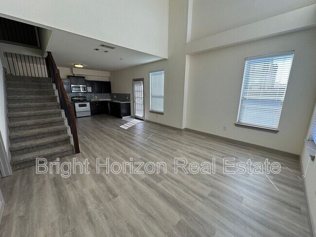Building Photo - 3629 Valley Vista Dr