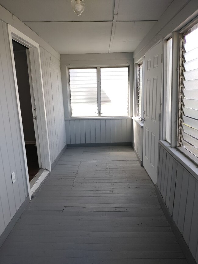 Foto del edificio - 3/1 Single Family Home Available now! 32204