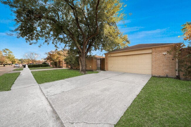 Foto del edificio - 2471 Falls Church Dr