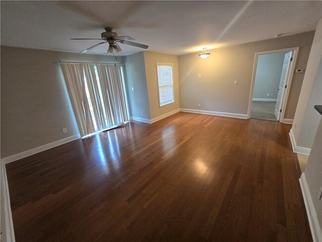 Foto del edificio - 2205 Santa Fe Pkwy