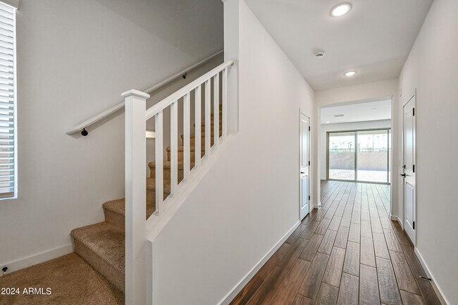 Building Photo - 7443 W Nicolet Ave