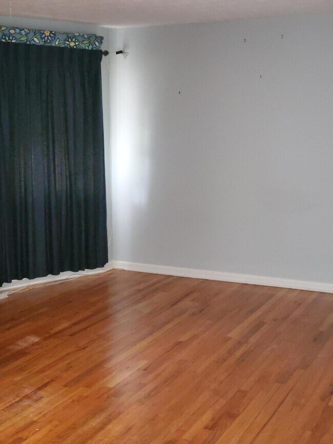 Foto del edificio - 4940 Brighton Dr