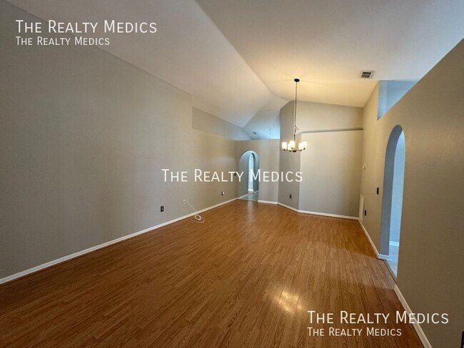 Foto del edificio - 130 Wheatfield Cir
