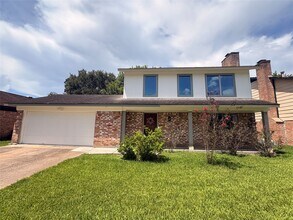 Building Photo - 2118 Hilton Head Dr