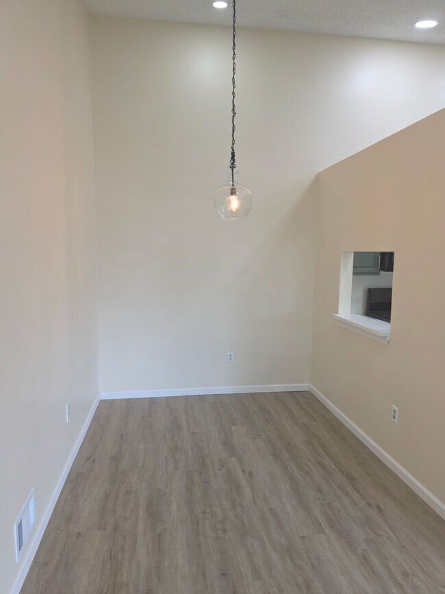 Foto del edificio - Be the first to occupy this 2nd fl, 2-bedroom/2-bath condominium with lots of amenities, since be...