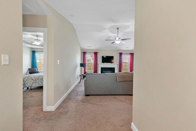 Building Photo - 293 Crossroads Store Dr