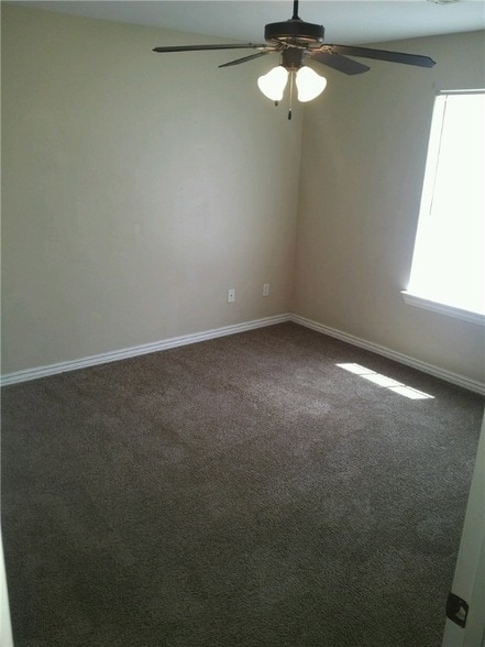 Building Photo - 303 Graystone Cir