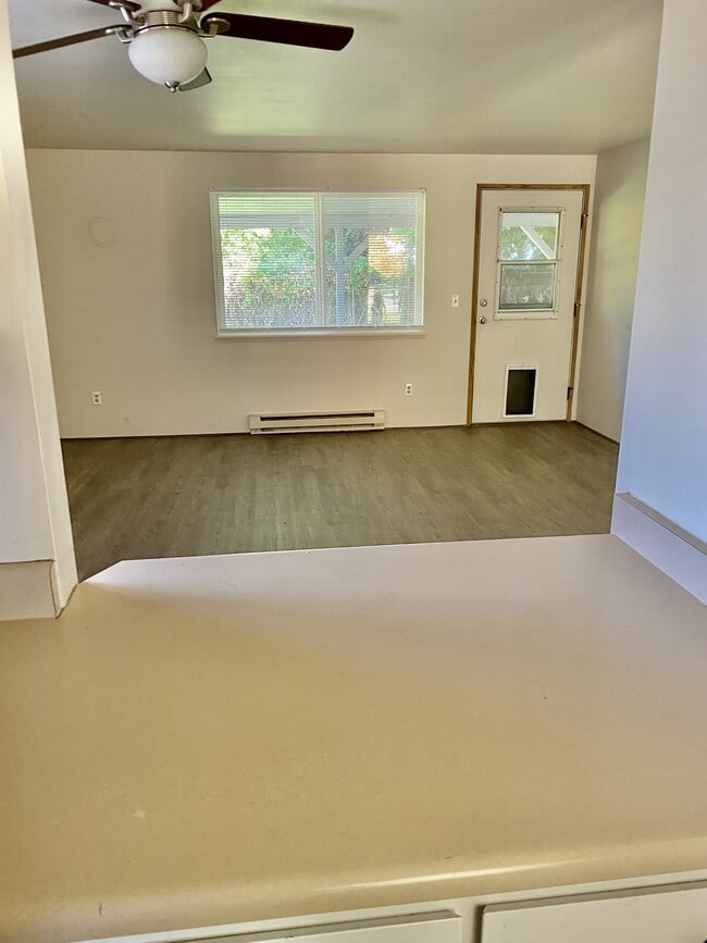 Foto del edificio - 505 Louis J Ave