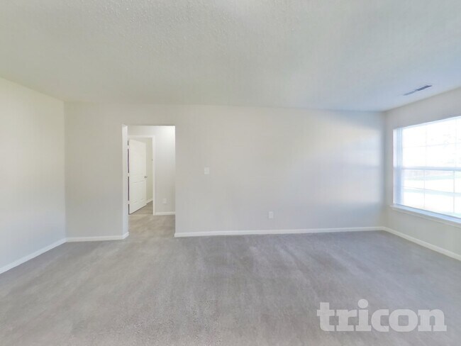 Foto del edificio - 5477 Wood Hollow Dr