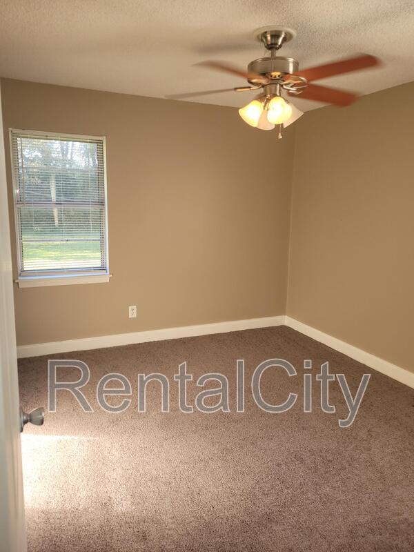 Building Photo - 2162 Meadowview Dr
