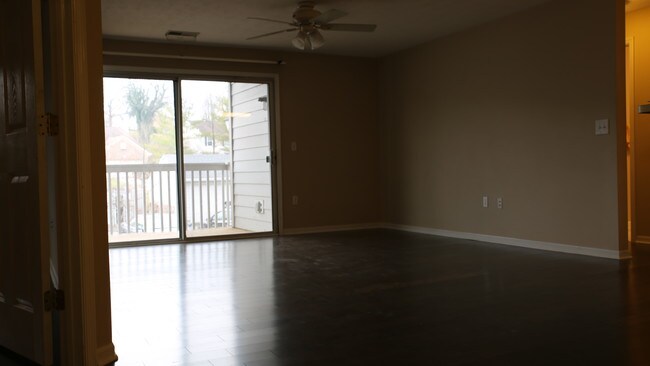 Spacious Living room - 7540 Shawnee Ln