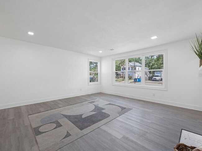 Foto del edificio - 908 E Lee St