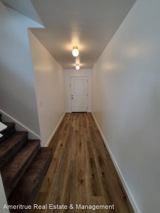 Building Photo - 3 br, 3 bath House - 94 E Sawmill Row