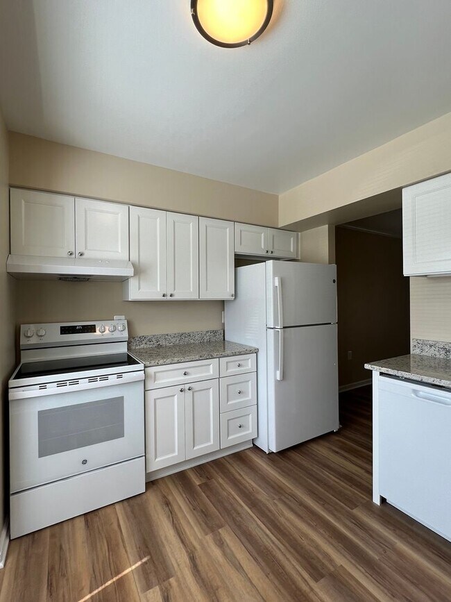 Building Photo - Leesburg Virginia Knolls Townhouse