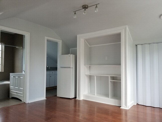 Foto del edificio - 1408 N Ogden Dr