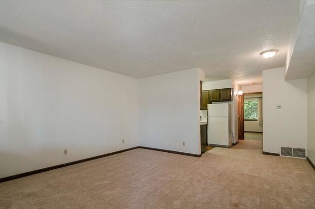 Building Photo - 6016 Leavenworth Road
