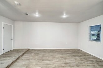 Building Photo - 8618 Flossie Mae St