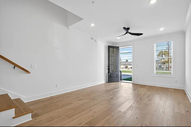 Foto del edificio - 807 Vickery Dr