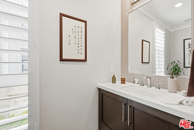 Building Photo - 12775 Bluff Creek Dr