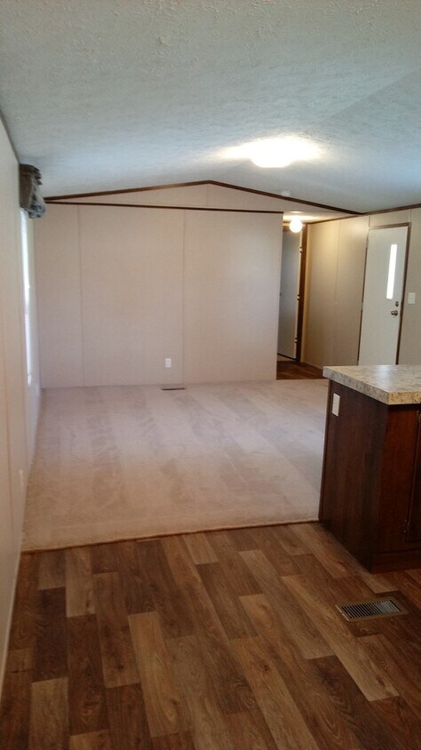 Foto principal - Lovely 2 Bedroom Home in New Home Communit...