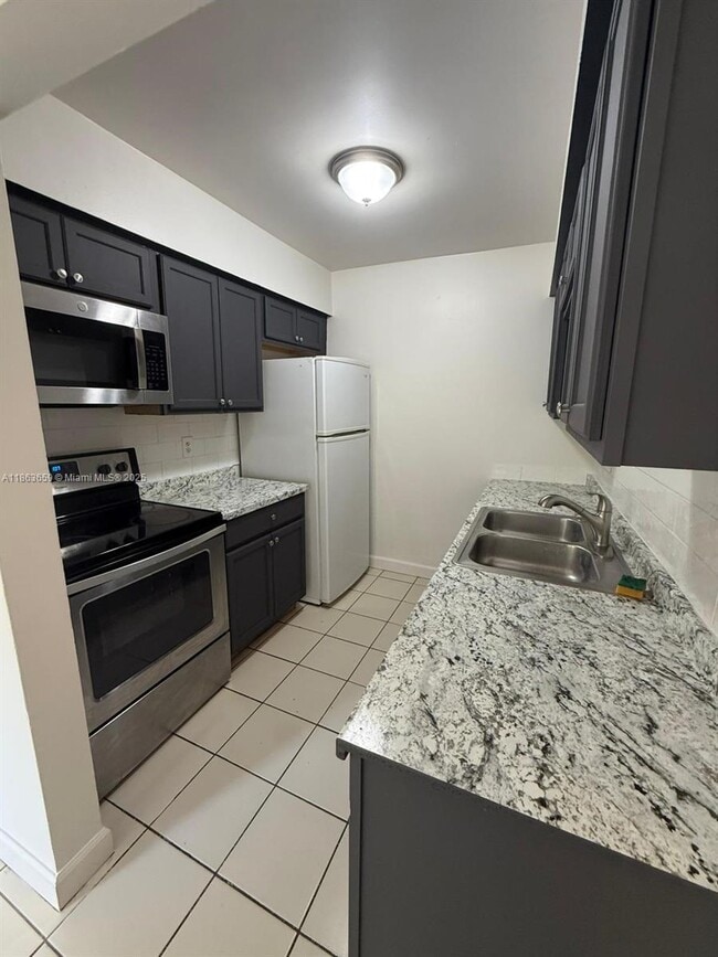 Building Photo - 4121 NW 30th Terrace
