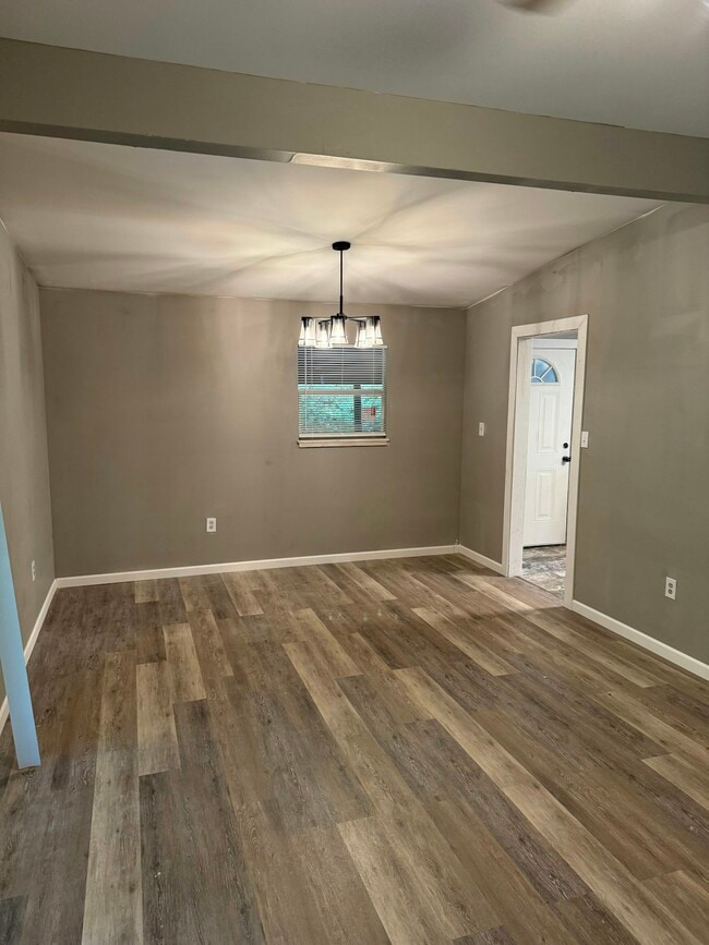 Photo - 1063 Capri Cir House