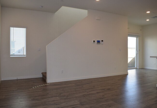 Foto del edificio - 3121 Pruett Dr