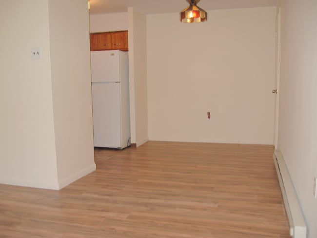 Building Photo - 1225 S Lumber St